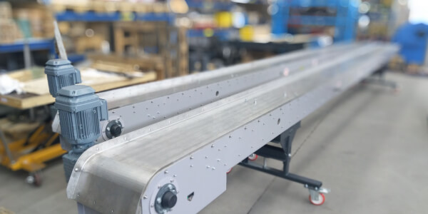 Magnetic conveyors for inter-operational transport