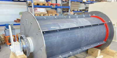 Bubnový magnetický separátor, feritový, D1000, délka 2 200 mm pro recyklaci dřeva