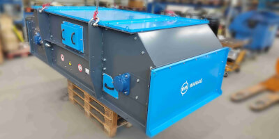 Závěsný magnetický separátor celozakrytovaný proti prachu - recyklace dřeva